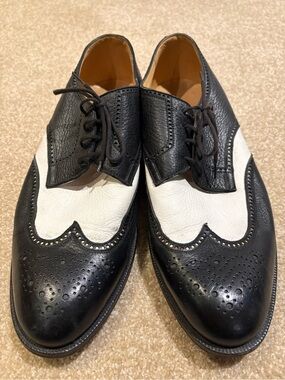 GRAVATI Men's Black and White Wingtip Derby Shoes